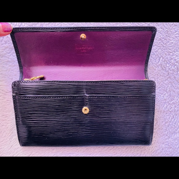 AUTHENTIC LOUIS VUITTON EPI BLACK LONG WALLET - Picture 2 of 10
